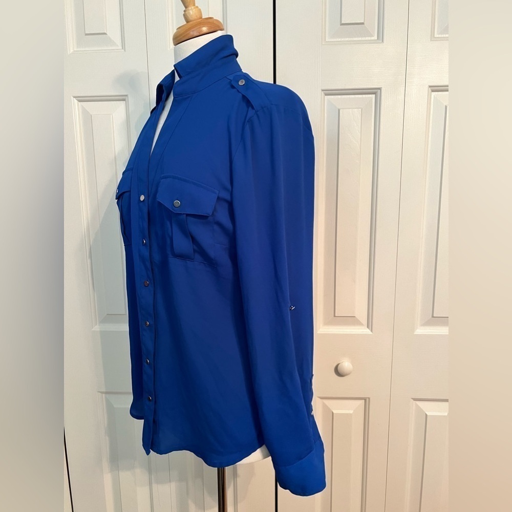 NWOT Roll-Tab Utility Shirt in Royal Blue Size Medium - Picture 4 of 7
